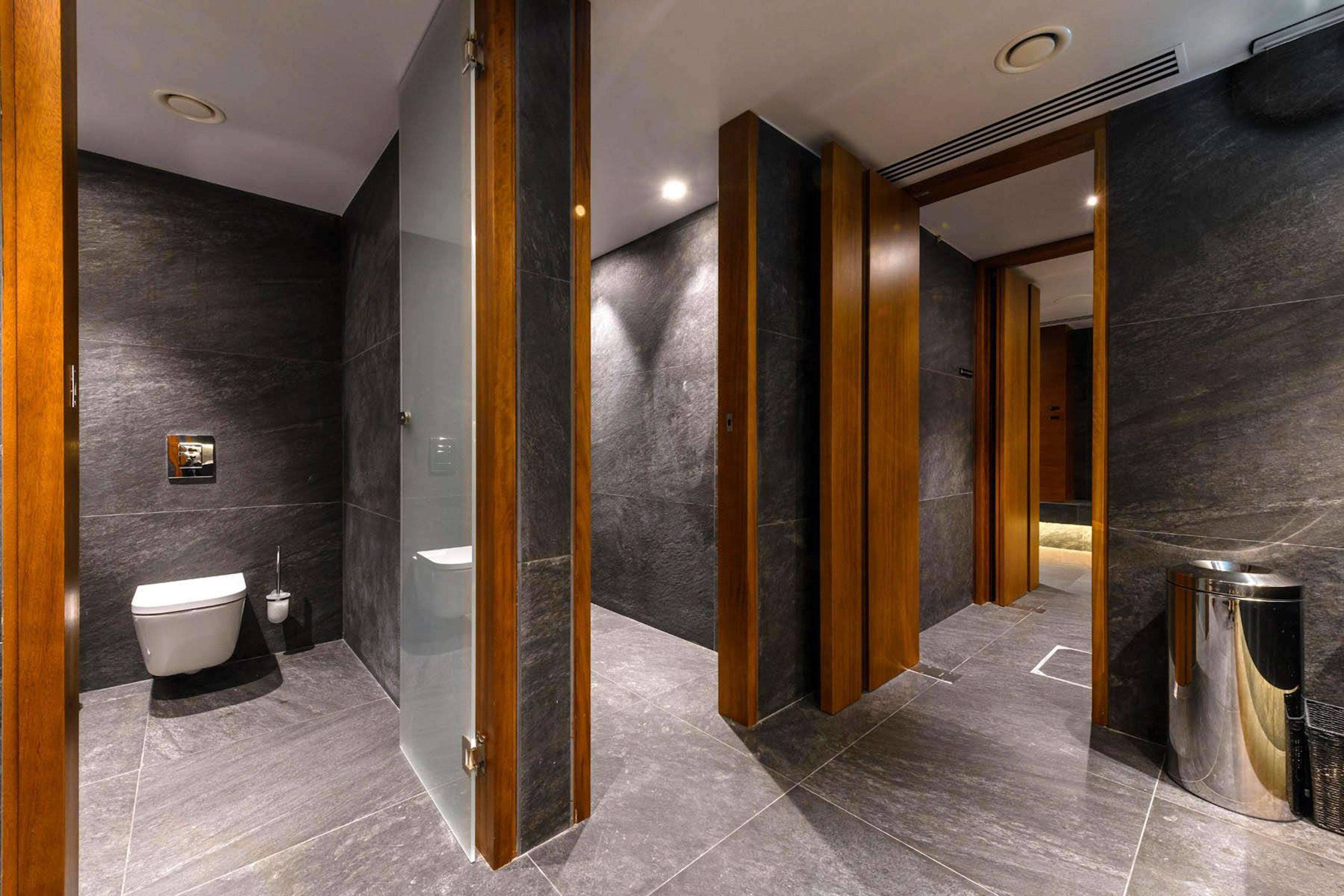 couples treatment room(s), sauna, hot tub, steam room, body treatments