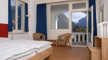 In-room safe, desk, cots/infant beds, rollaway beds