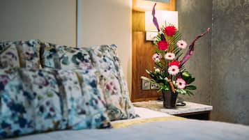 Deluxe Double Room | Desk, iron/ironing board, free WiFi, bed sheets