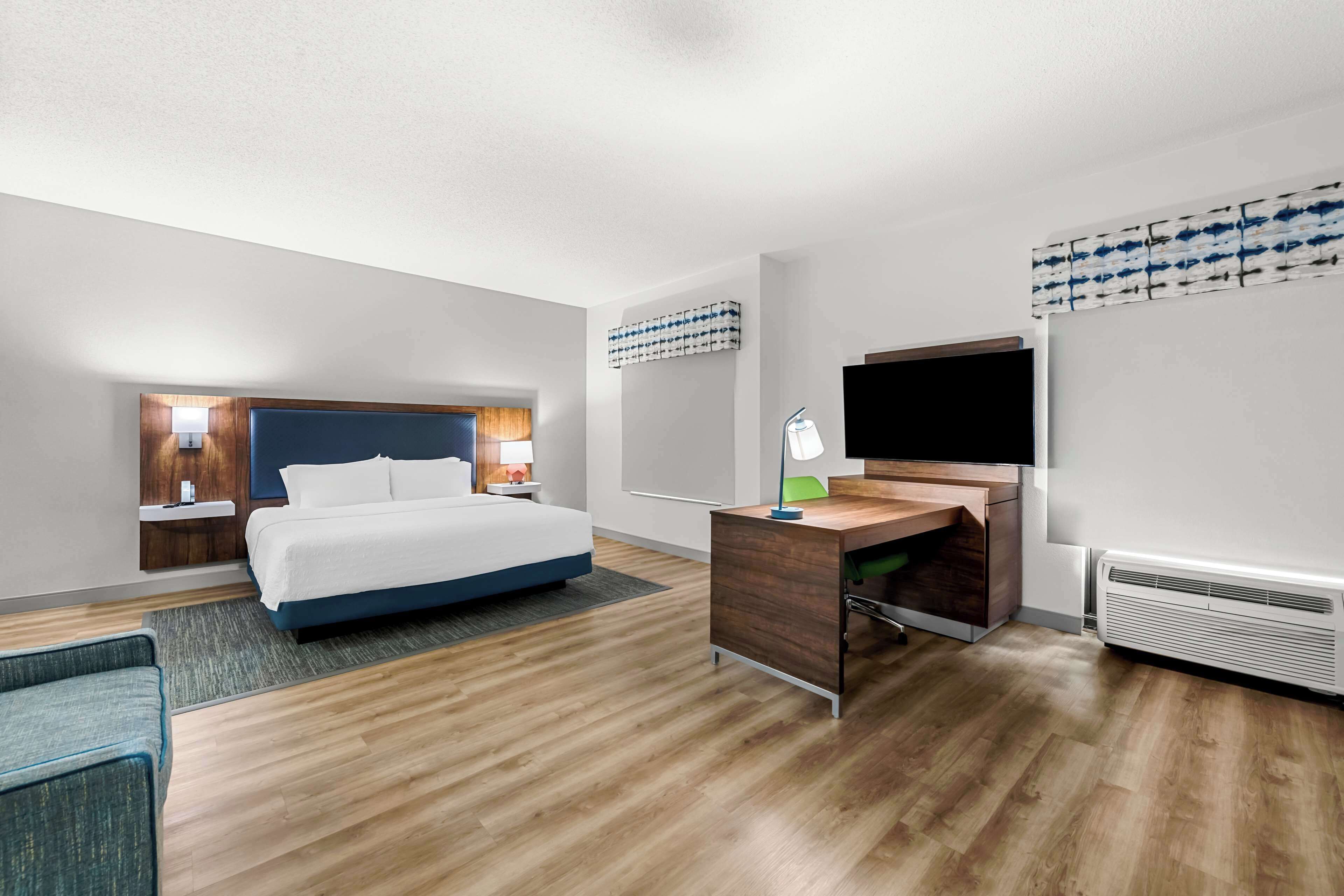 premium bedding, down duvets, pillow-top beds, in-room safe