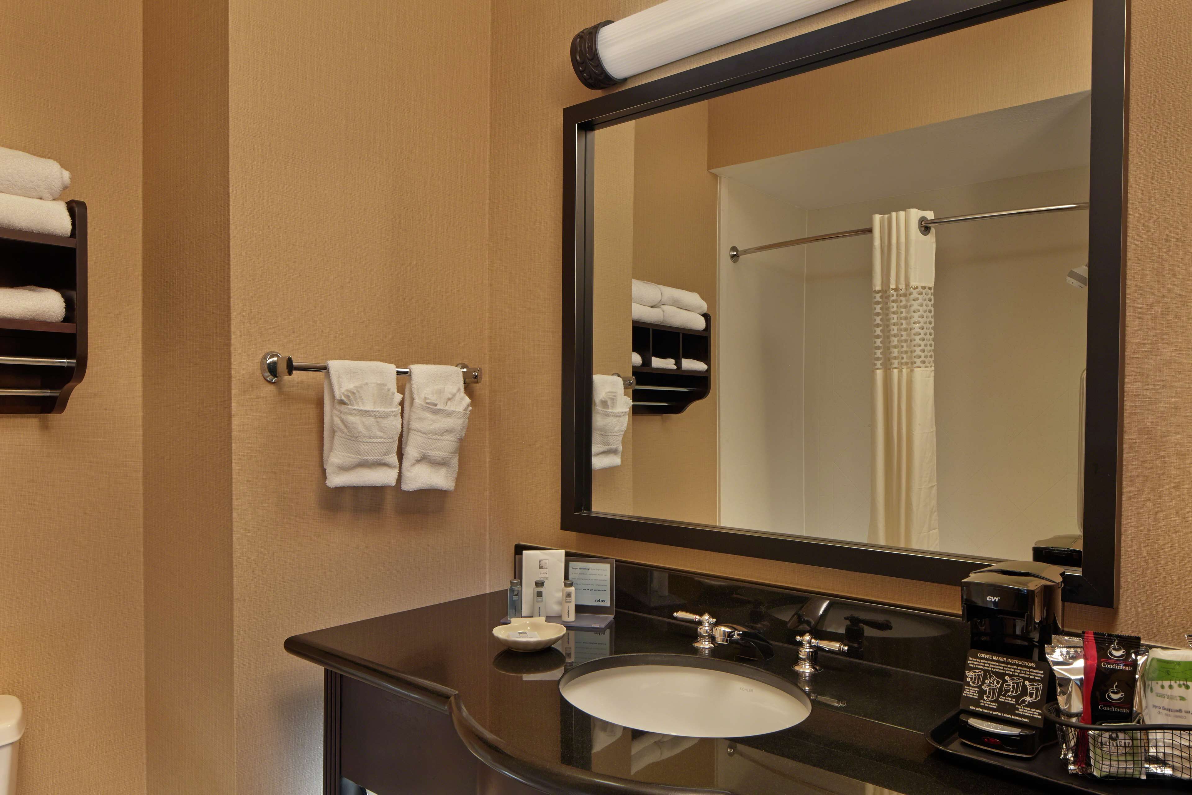 combined shower/bathtub, free toiletries, hair dryer, towels