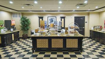 Ilmainen päivittäinen buffetaamiainen