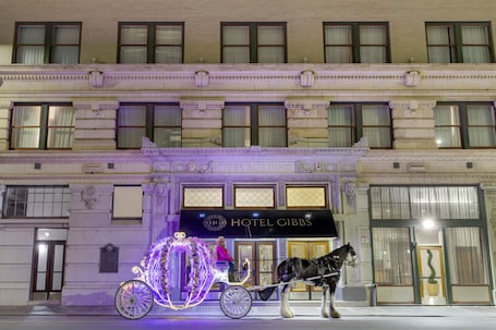 Fachada da propriedade. Hotel Gibbs Downtown Riverwalk