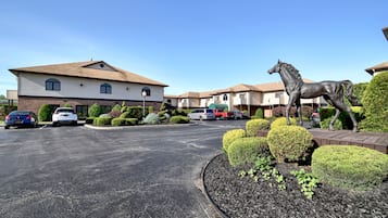 Vista frontal de la propiedad