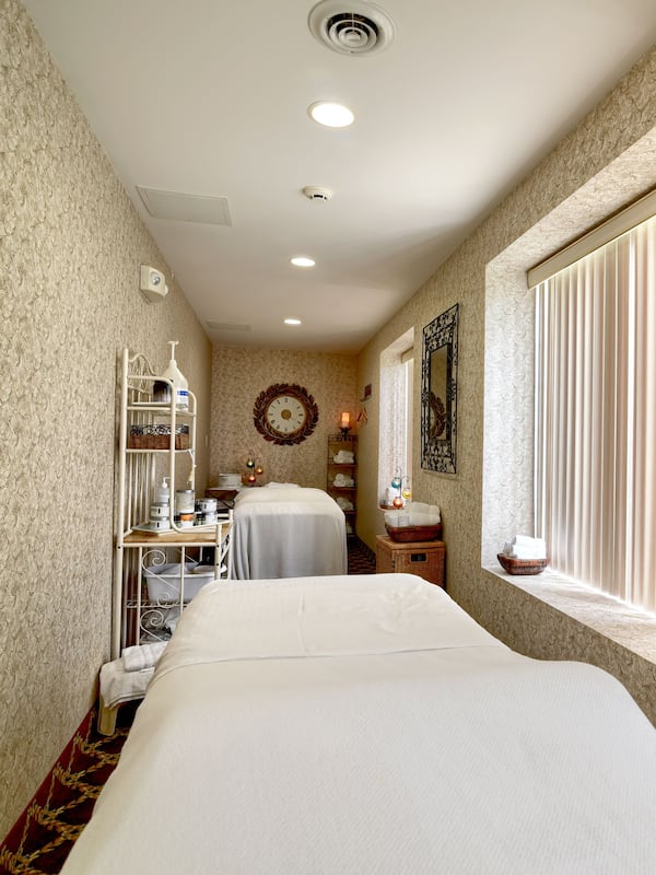 Sauna, hot tub, body treatments, aromatherapy, hot stone massages