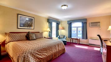 Office (Main) Building Regular King | Skrivebord, strykejern/-brett, wi-fi (inkludert) og sengetøy