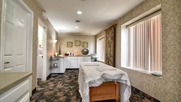 Eenvoudige eenpersoonskamer, 1 kingsize bed | Behandelingsruimte | Een sauna, een bubbelbad, lichaamsbehandelingen, aromatherapie
