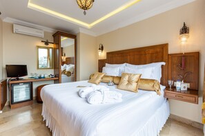 Two-Bedroom Apartment with Private Terrace and Private Hammam for 4 adults - Annex building | Biancheria da letto di alta qualità, minibar, una cassaforte in camera