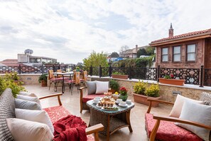 Two-Bedroom Apartment with Private Terrace and Private Hammam for 4 adults - Annex building | Premium bedding, minibar, in-room safe, blackout drapes - Best Point Hotel (Istanbul)