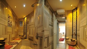 Two Bedroom Apartment with Private Hammam for 4 adults-Annex Building-45m2 | 浴室 | 名牌梳洗用品、風筒、拖鞋、提供毛巾
