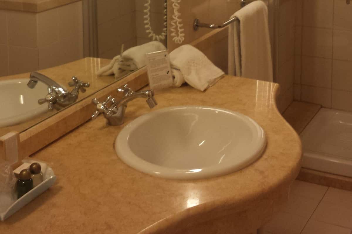 junior suite | bathroom | shower, free toiletries, hair dryer, bidet