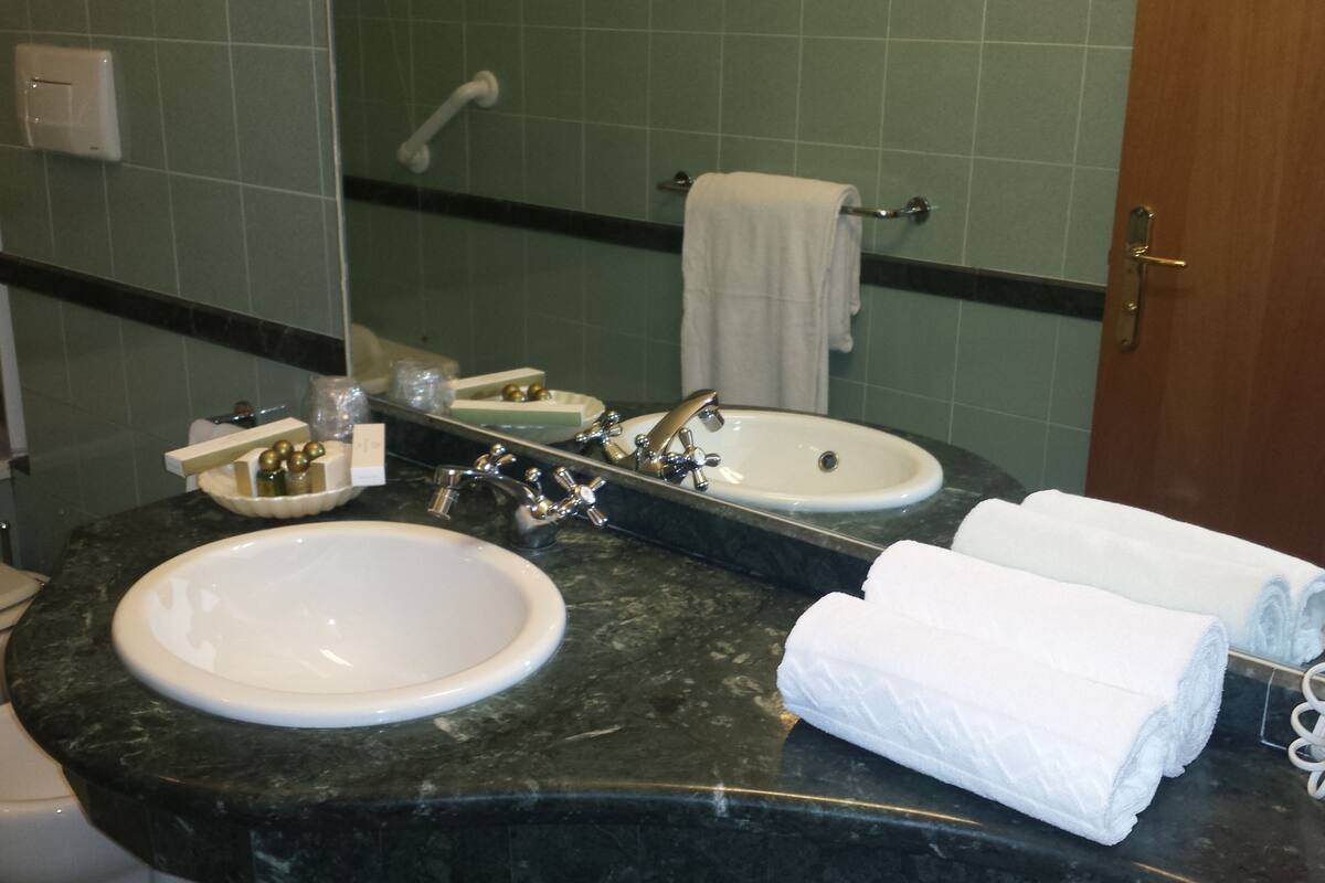 superior double or twin room | bathroom | shower, free toiletries, hair dryer, bidet