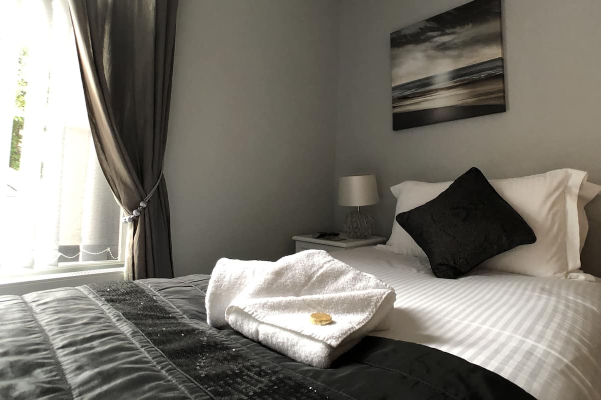 Premium Single Room, 1 Twin Bed | WiFi (free), bed sheets