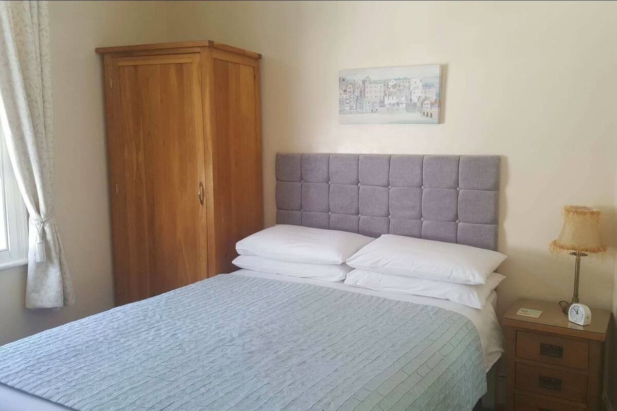 Chambre Double, salle de bains attenante (2)