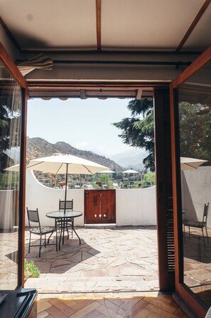 Classic Double Room, 1 Queen Bed, Mountain View (2) | Premium bedding, minibar, desk, laptop workspace - Hotel Casa Arrayan (Santiago)