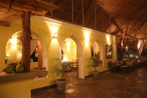 Lobby lounge