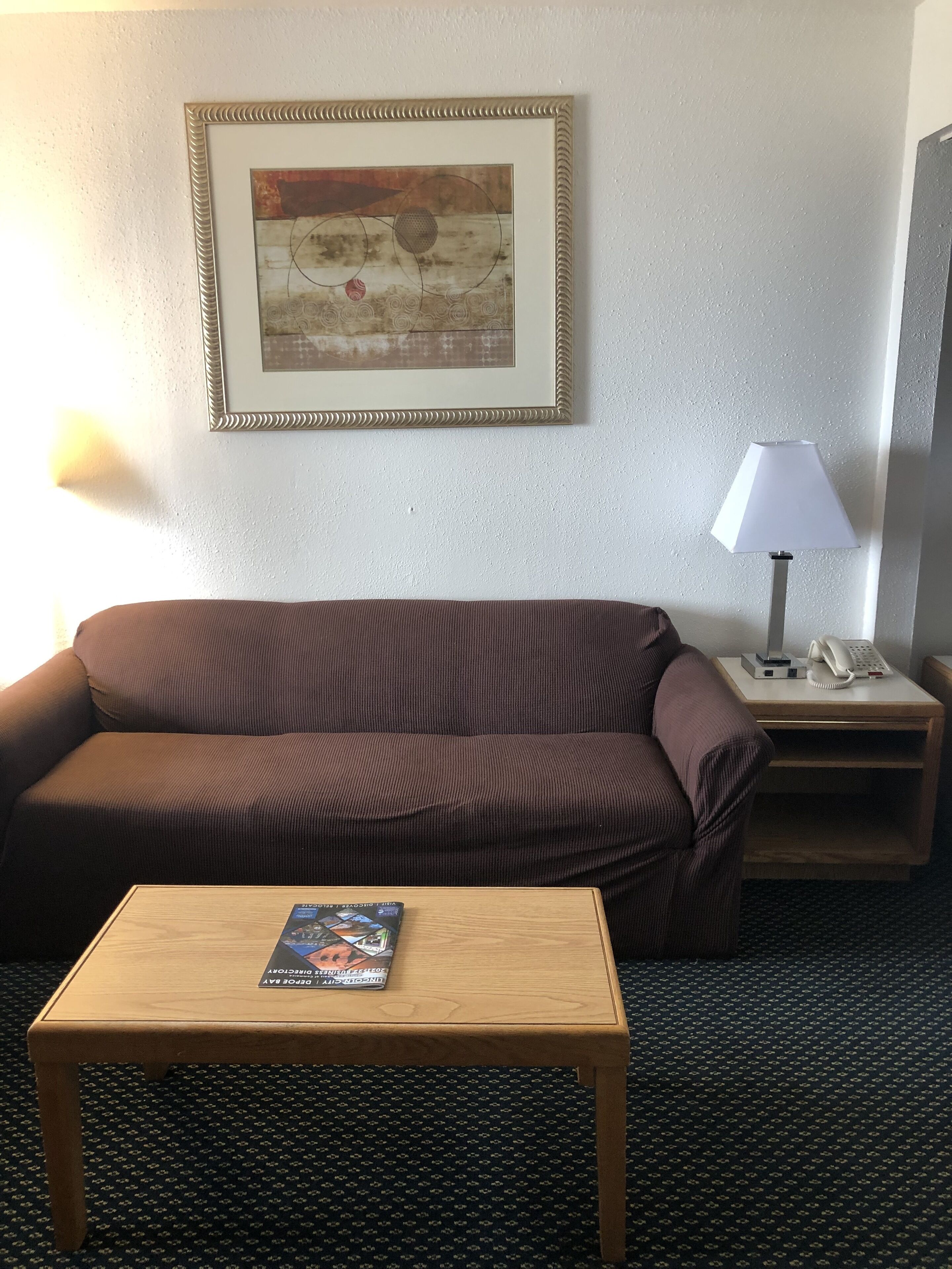 Standard Room, 1 Queen Bed | Living area | TV