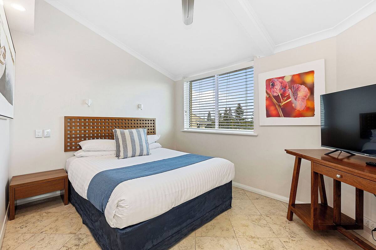 Collections Two Bedroom Deluxe Apartment