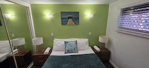 Appartement Deluxe, 1 chambre, vue établissement, côté cour intérieure | Chambres insonorisées, fer et planche à repasser, Wi-Fi gratuit