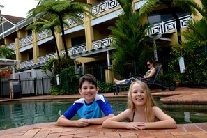 Outdoor pool - Waterfront Terraces (Cairns North)