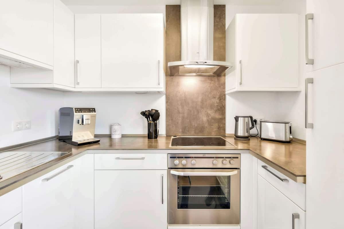 standard room, 1 double bed, balcony | private kitchenette | electric kettle