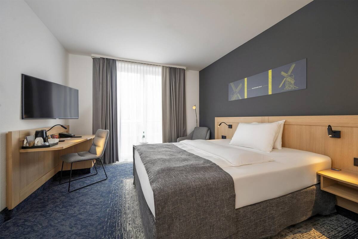 1 bedroom, in-room safe, desk, soundproofing