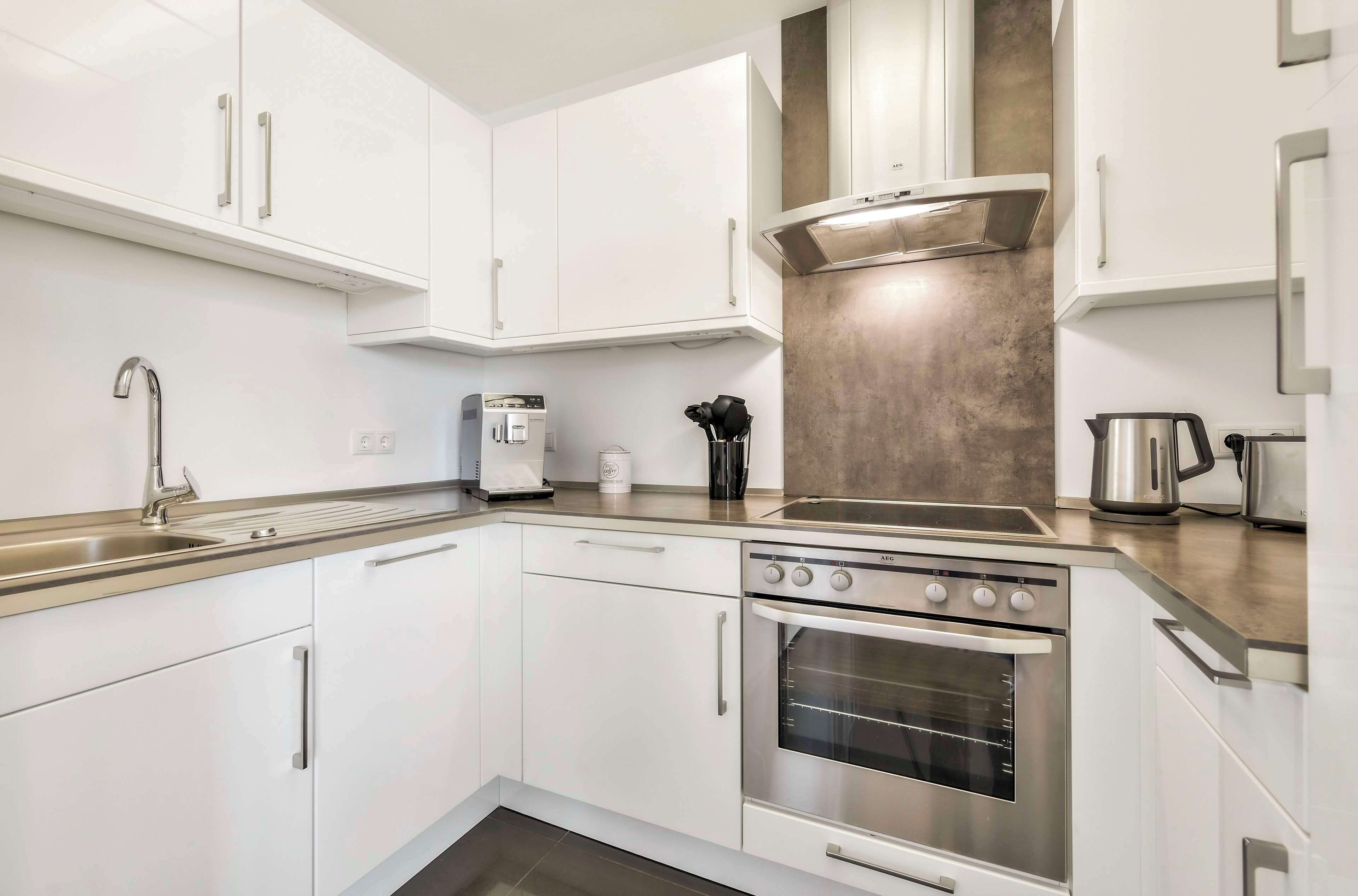 standard room, 1 double bed, balcony | private kitchenette | electric kettle