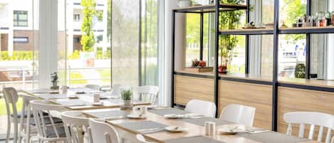 Petit déjeuner buffet compris tous les jours