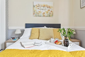 Iron/ironing board, free WiFi, bed sheets - Wayfarer Guest House (Torquay)