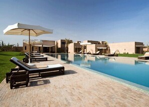 Outdoor pool, sun loungers