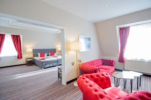 Lake View Jacuzzi Suite