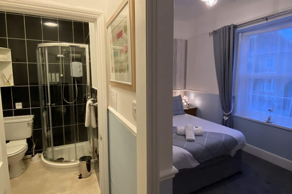 Tweepersoonskamer, en-suite badkamer (Upper First Floor Rm 4) | 1 slaapkamer