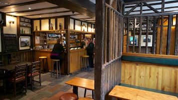 2 bar/lounge