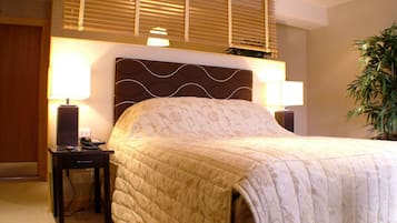 Deluxe Double Room | Hypo-allergenic bedding, desk, iron/ironing board, free WiFi