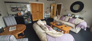 Lounge - The Ambassador Townhouse (Southport)