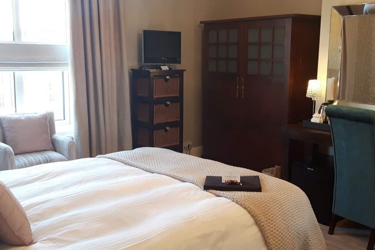 Superior Double or Twin Room, Ensuite (B&B - Second Floor) | Premium bedding