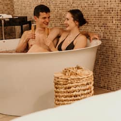 Sale per trattamenti di coppia, sauna, vasca idromassaggio