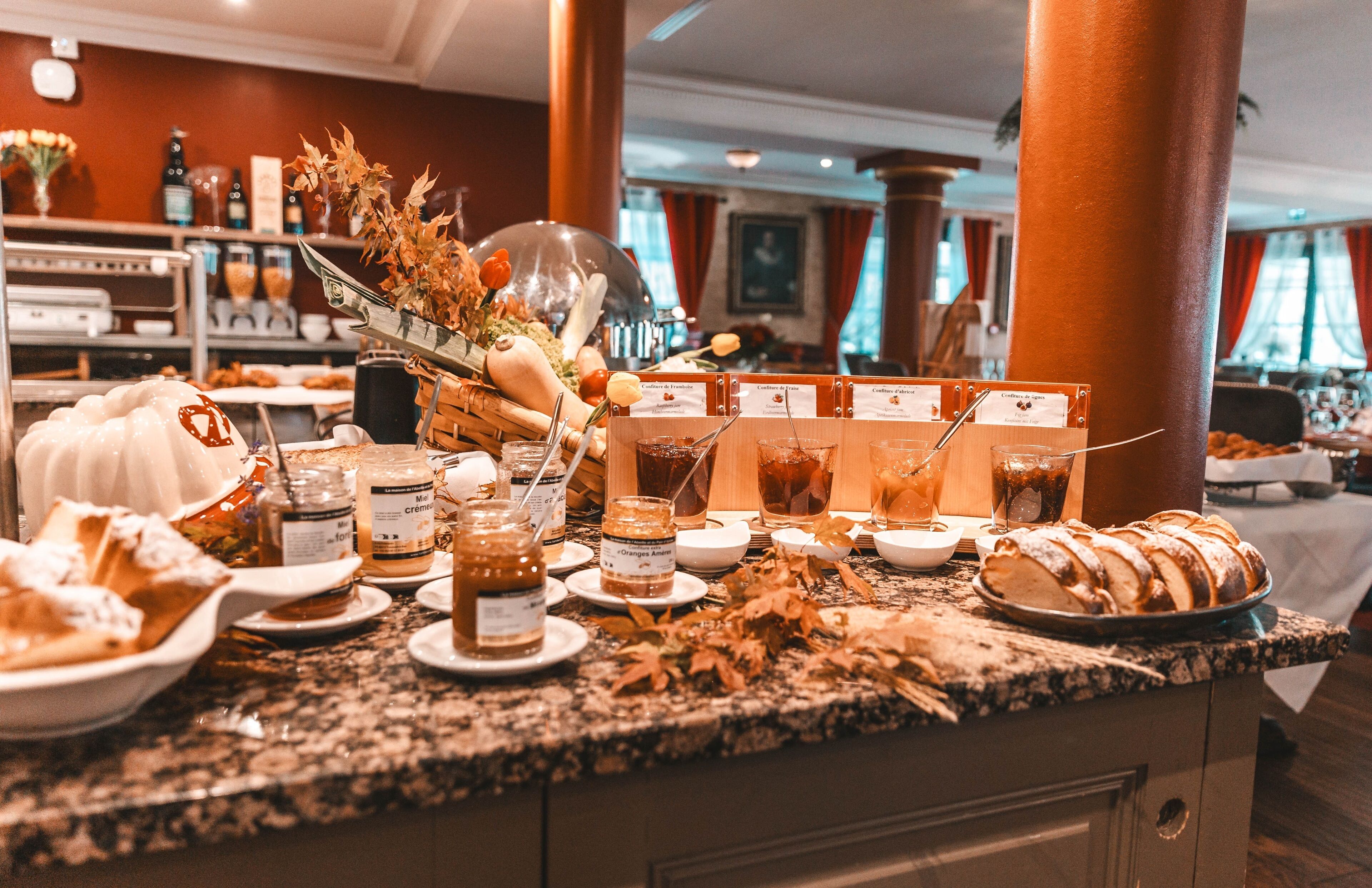 daily buffet breakfast (eur 28 per person)