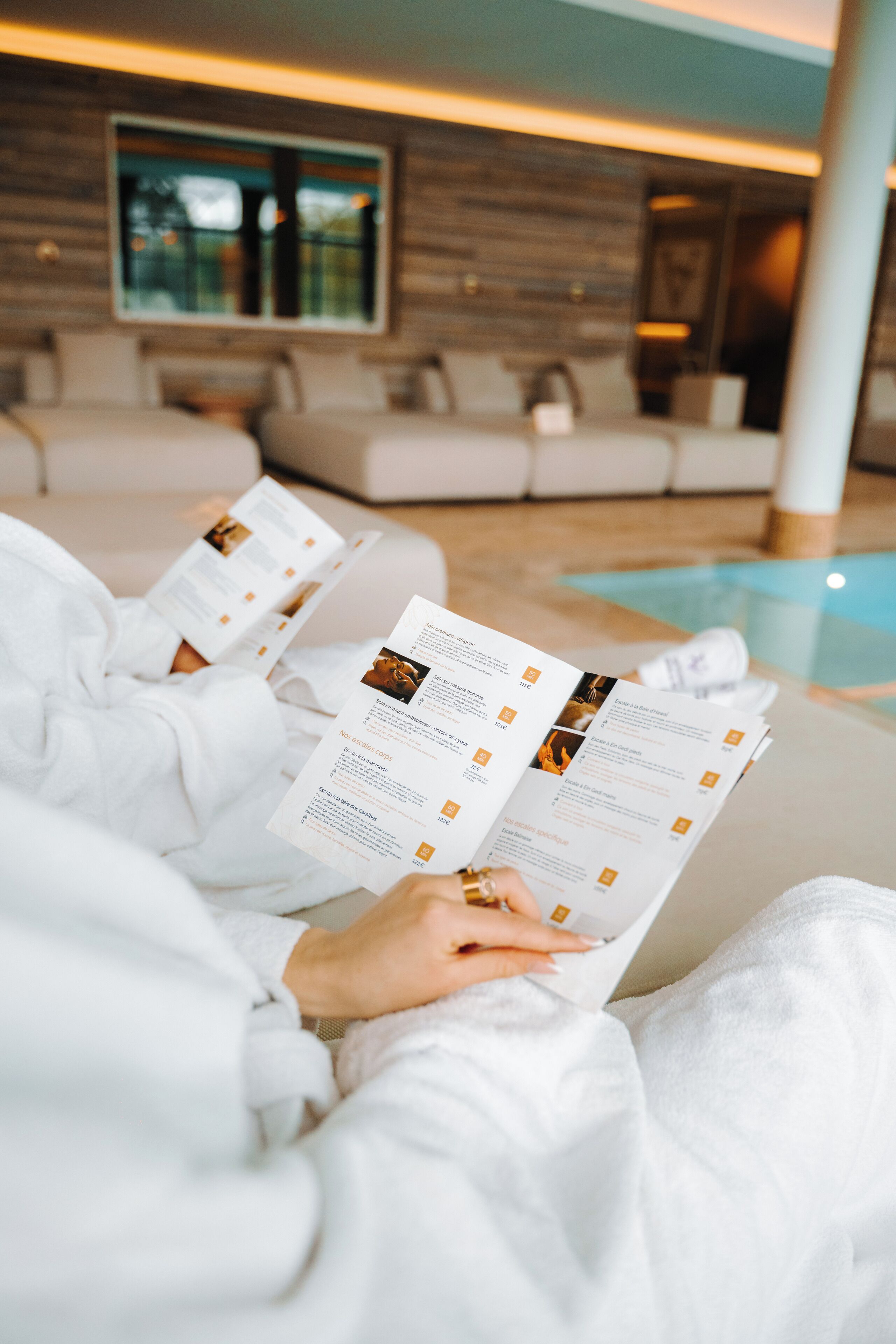 Salas para tratamentos a dois, sauna seca, banheira de hidromassagem