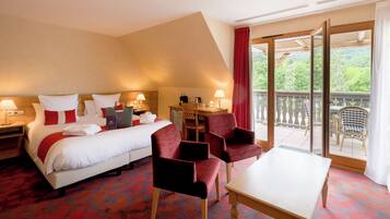 Premium-værelse (Romantique) | Premium-sengetøj, minibar, pengeskab på værelset, skrivebord