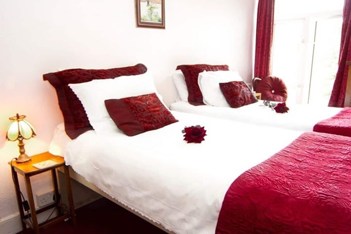 Double or Twin Room, Private Bathroom (Red Room )