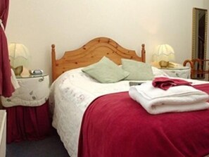 Double Room Single Use | Desk, iron/ironing board, free WiFi - Astor House - Guest house (Bath)