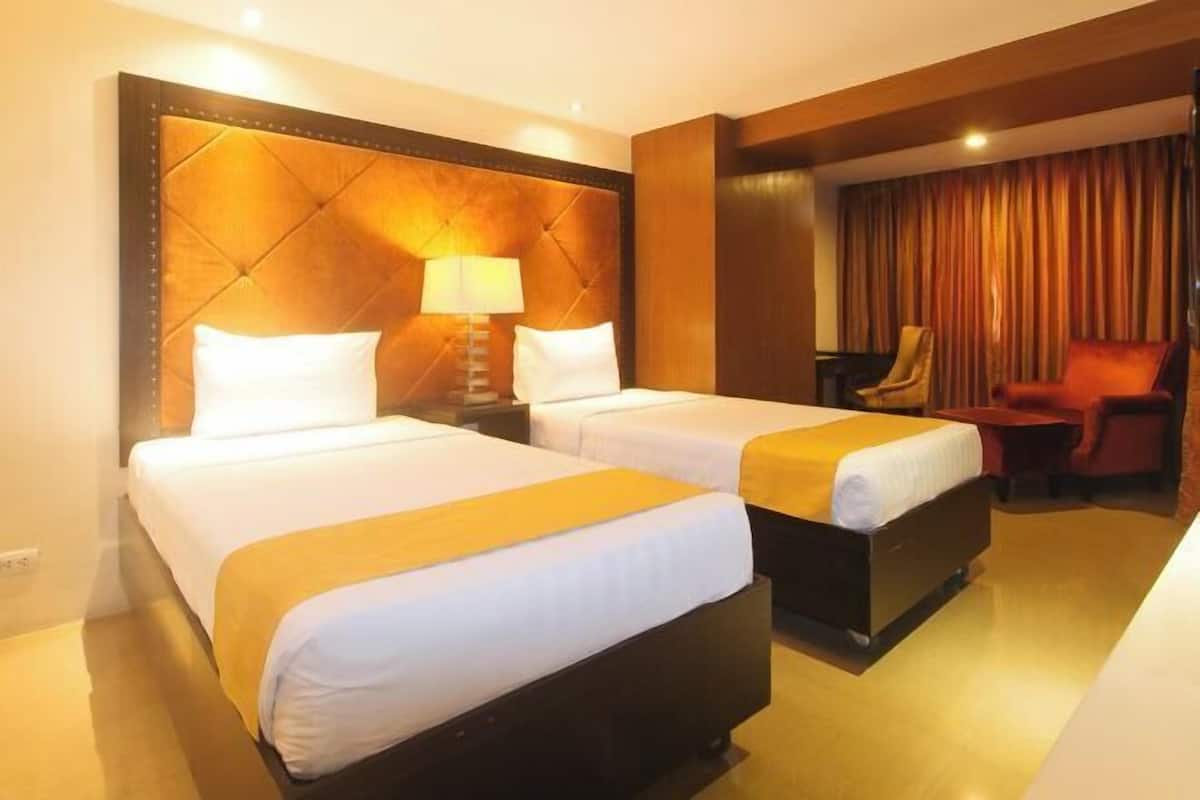 WiFi (free), bed sheets
