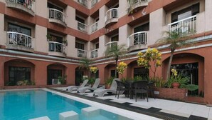 Kolam renang outdoor