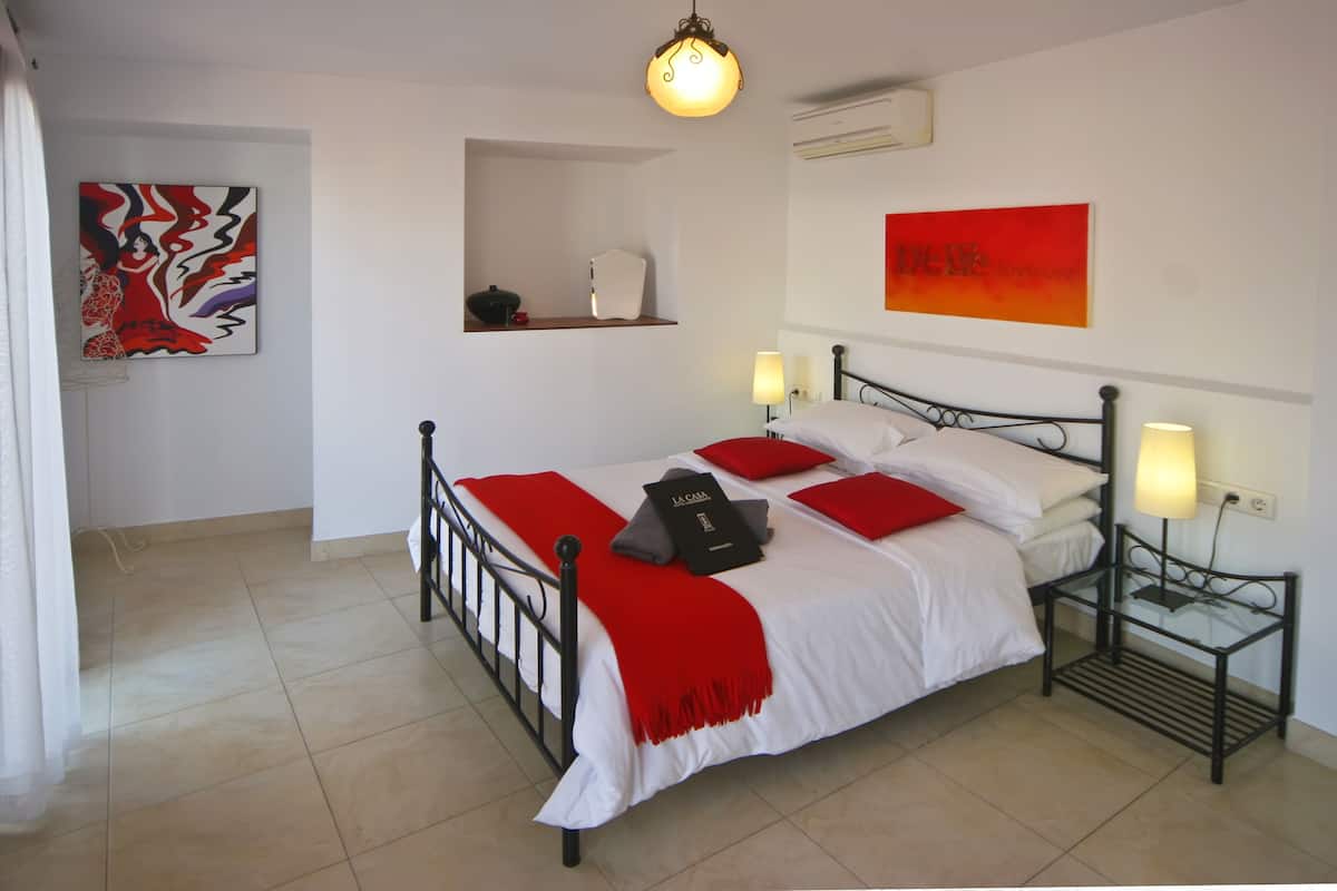 Panoramic Double Room | Peti besi dalam bilik, dihias secara berasingan