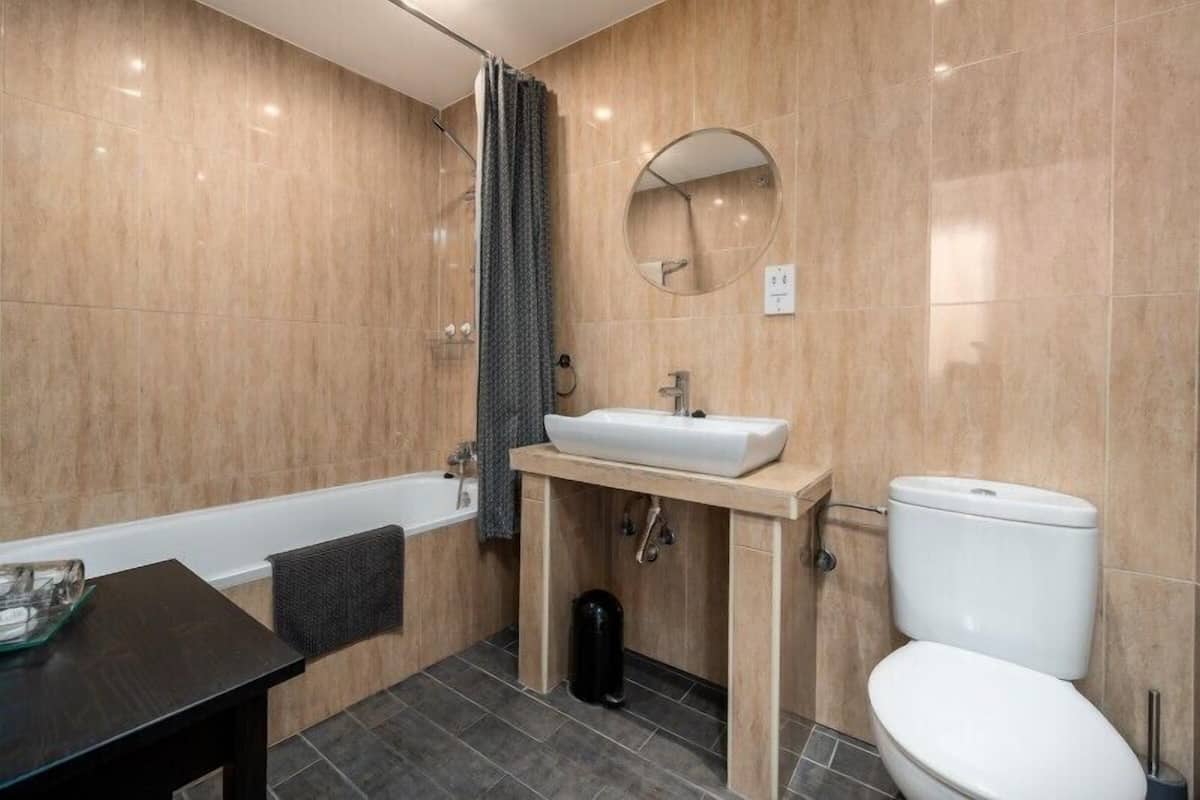 family room | bathroom | free toiletries, hair dryer, towels