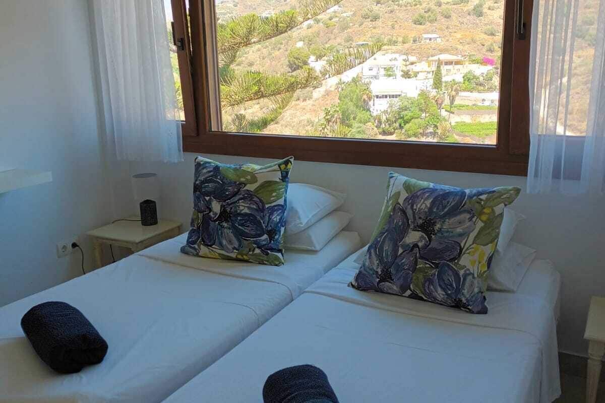 classic twin room | 1 bedroom, in-room safe, individually decorated, individually furnished