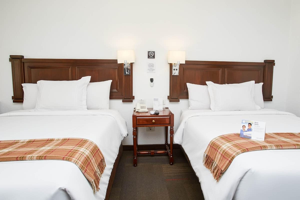 1 bedroom, premium bedding, minibar, in-room safe