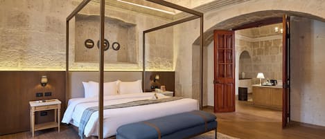 Senior Suite, 1 King Bed | Premium bedding, minibar, in-room safe, desk