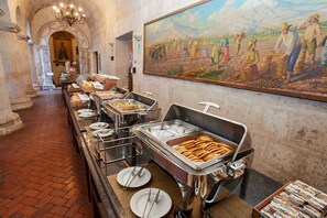 Free daily buffet breakfast - Casa Andina Premium Arequipa (Arequipa)